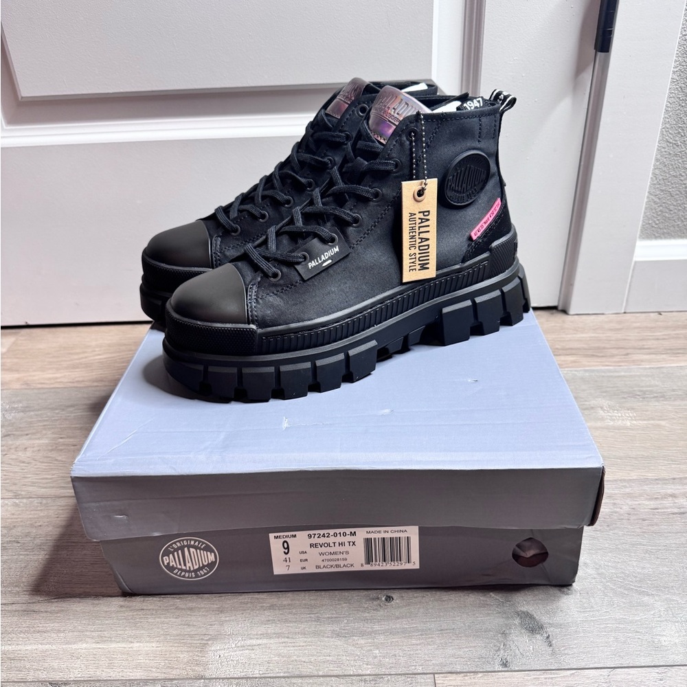 Palladium Revolt Hi TX Women's Black High-Top Platform Sneakers size 9